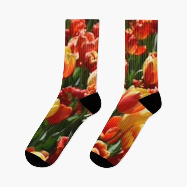 Aperçu de l'œuvre Fleurs de tulipes printanières créée et vendue par Views4Days.