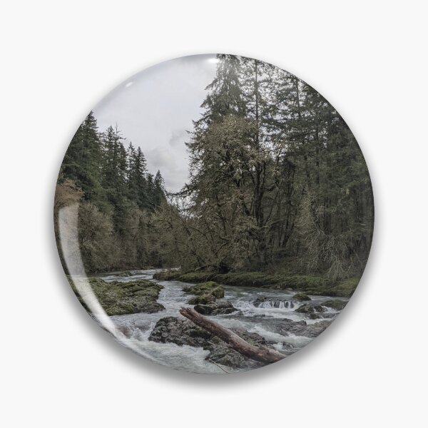 Artikelvorschau, Über den Fluss und durch den Wald entworfen und verkauft von RajasIntuits.