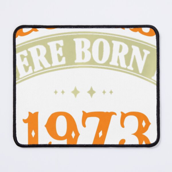 Aperçu de l'œuvre 49e anniversaire Tee Légendes vintage nées en 1973 49 ans Premium. créée et vendue par raingelzmont.