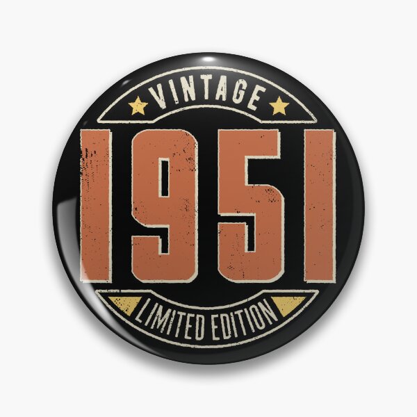 Artikelvorschau, Vintage 1951 Birth Year Limited Edition 71 Years Old Gift entworfen und verkauft von Bearly Creative.
