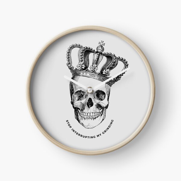 Grinding Skull With Crown Clock