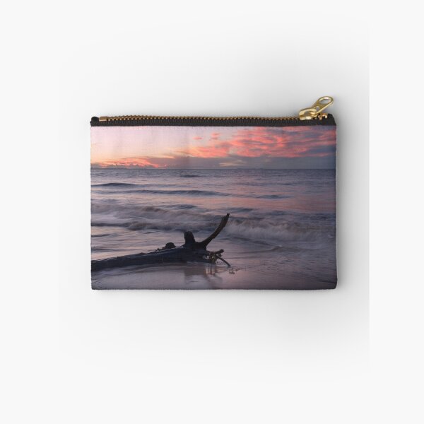 Artikelvorschau, Pre Dawn - Red Beach entworfen und verkauft von Barbara Burkhardt.