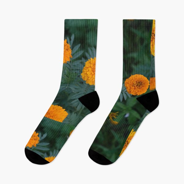 Artikelvorschau, Leuchtend orangefarbene Blüten entworfen und verkauft von jannelserrano.