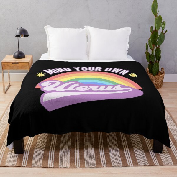 Aperçu de l'œuvre Mind Your Own Uterus Pro Choice Droits des femmes féministes créée et vendue par swedtees.