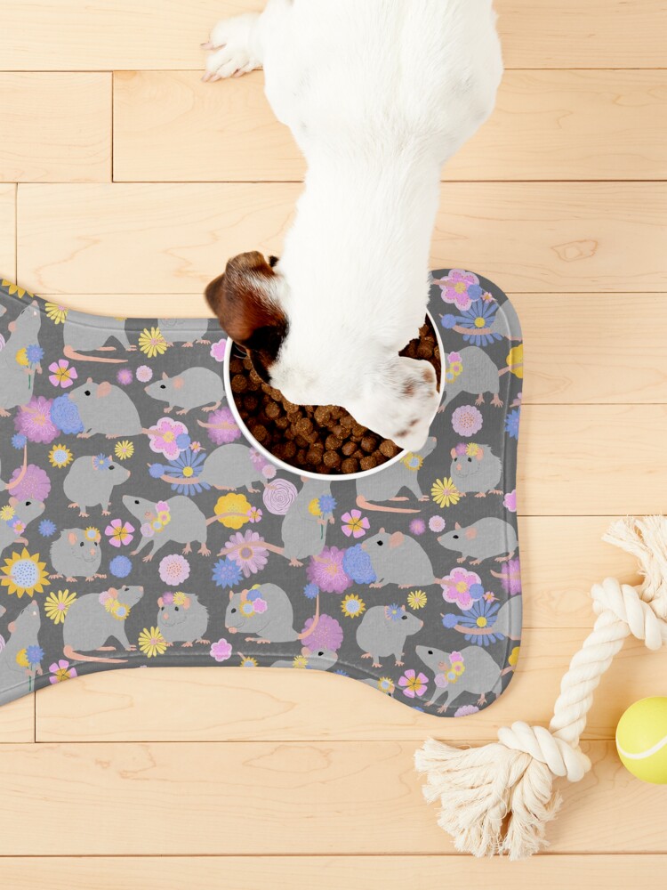 Alternate view of Rats and Flowers Pet Mat