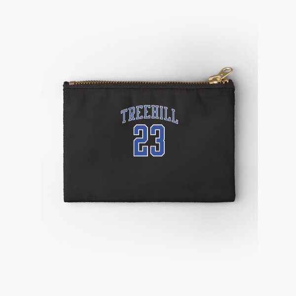 Aperçu de l'œuvre Maillot de basket Nathan Scott (One Tree Hill) Essentiel créée et vendue par papaqutannl.