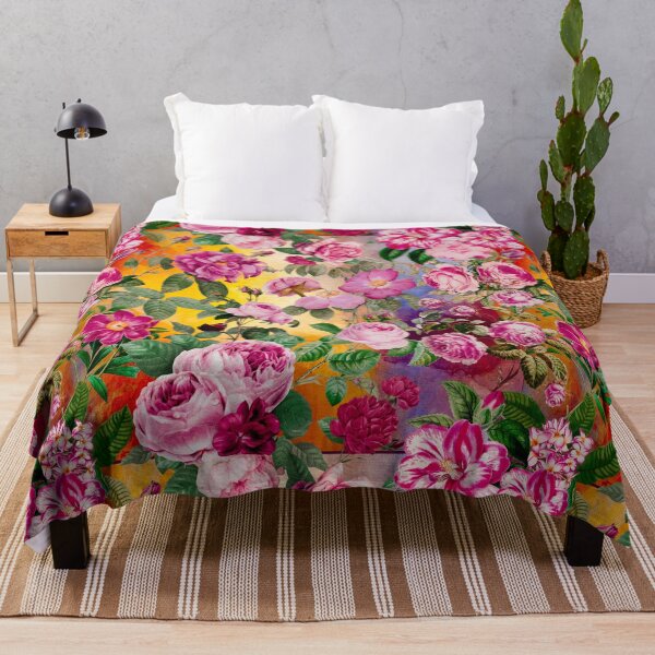 Artikelvorschau, Vintage Blumen rosa Rosen und Fuchsia Blumen exotischen Garten, botanische Illustration, gelbes Blumenmuster entworfen und verkauft von ZeinabTaha.