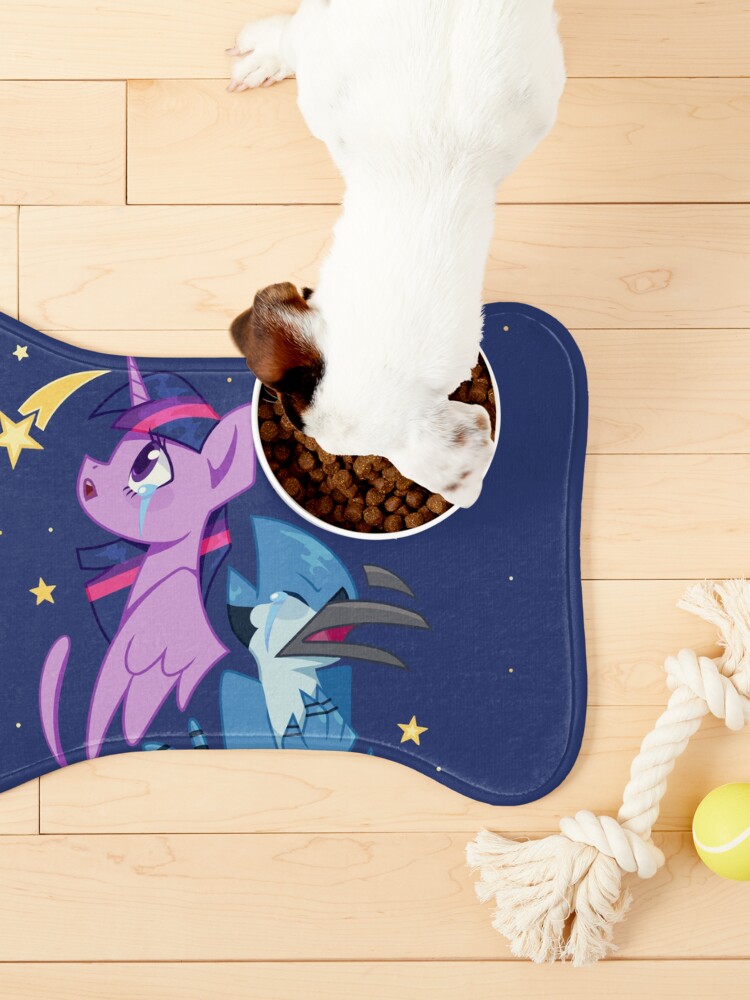 Alternate view of Can we pretend that airplanes Pet Mat