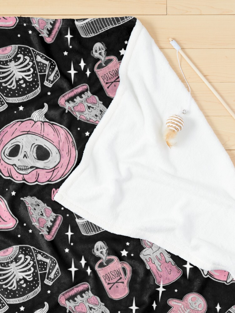 Alternate view of ♥ SPOOKS or CREEPS ? ♥ Pet Blanket