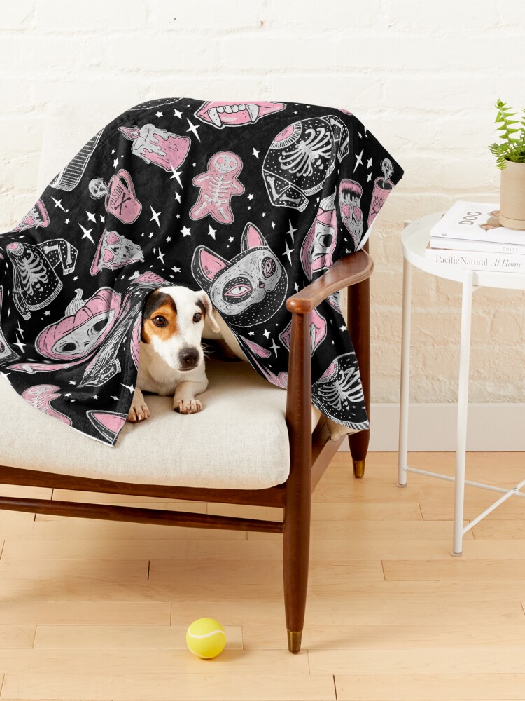 Alternate view of ♥ SPOOKS or CREEPS ? ♥ Pet Blanket