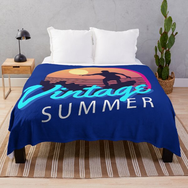 Artikelvorschau, Vintage-Sommer-T-Shirt-Design entworfen und verkauft von designsmaster99.