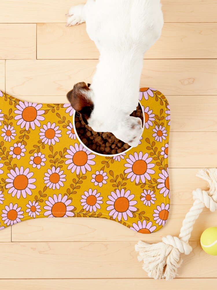 Alternate view of Retro 70s daisy flowers botanical pattern in orange and pink Pet Mat