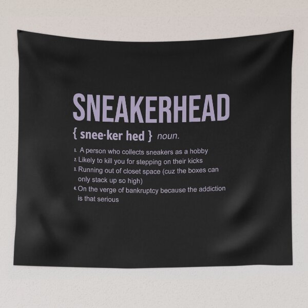 Artikelvorschau, SNEAKERHEAD Definition Lustiger Sneaker-Liebhaber-Entwurf entworfen und verkauft von Deborah-Jones.