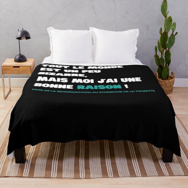 Artikelvorschau, Jeder ist ein wenig seltsamer weißer Schriftzug Raison entworfen und verkauft von MaryTaylorShop.