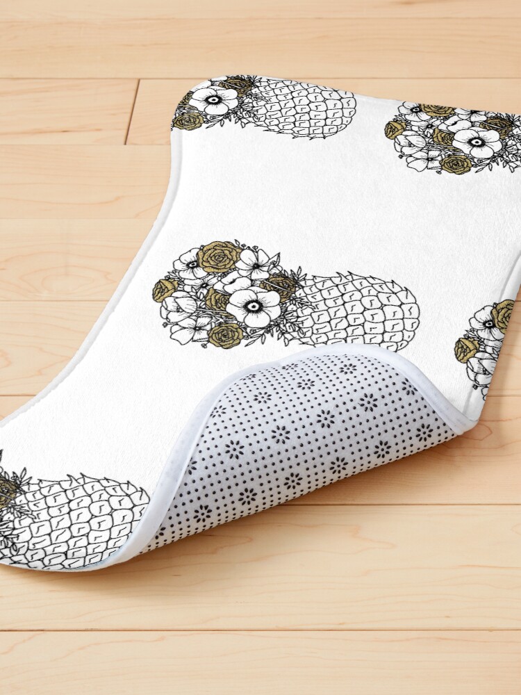 Alternate view of Pineapple Bouquet Pet Mat