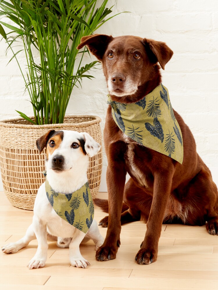 Alternate view of Moody Tropical Flora´s Pistachio Pet Bandana