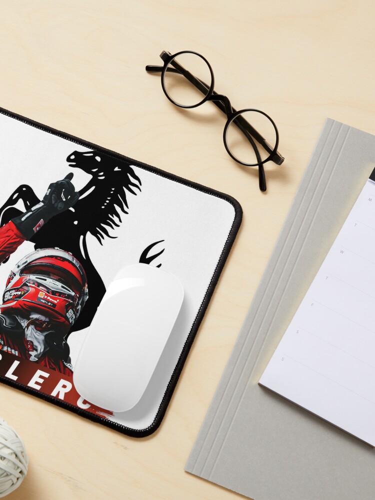 Tapis de souris for Sale avec l'œuvre « Charles Leclerc : La Merveille  Monégasque ! Art de dessin animé de pilote de F1 avec style Funko Pop » de  l'artiste FurryFanatics