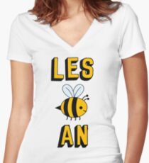 LES BEE EINE LESBIAN Tailliertes T-Shirt mit V-Ausschnitt