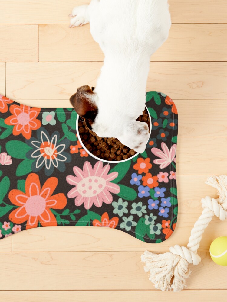 Alternate view of Bright floral Pet Mat