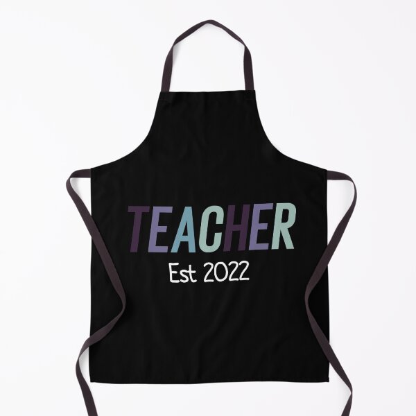 Artikelvorschau, Teacher Est 2022 - Geschenkidee zum Schulabschluss für neue Lehrer entworfen und verkauft von AMERZAGUE DESIGN.