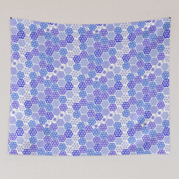 Artikelvorschau, Blue Melliflowery on White Repeat 5748 entworfen und verkauft von Art in My Loft.