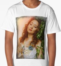 The look of the Pre-Raphaelite. Model EllaRose. Long T-Shirt