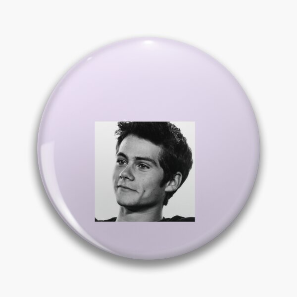 Aperçu de l'œuvre Prenez-le vite - T-shirt Dylan Obrien créée et vendue par Cornelidel.