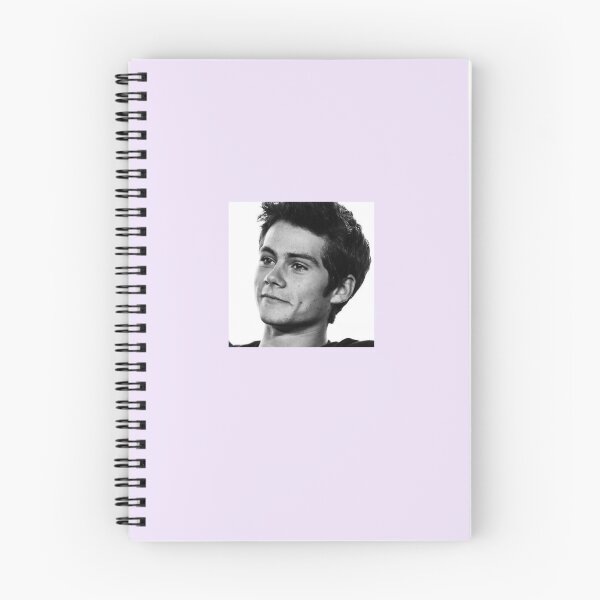 Aperçu de l'œuvre Prenez-le vite - T-shirt Dylan Obrien créée et vendue par Cornelidel.