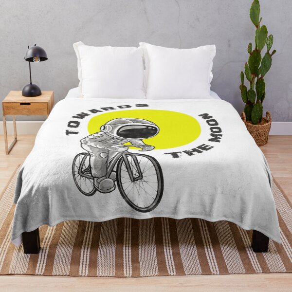 Item preview, the ecological astronaut travels to the moon by pedaling on his space bike designed and sold by Goliardika-Shop.