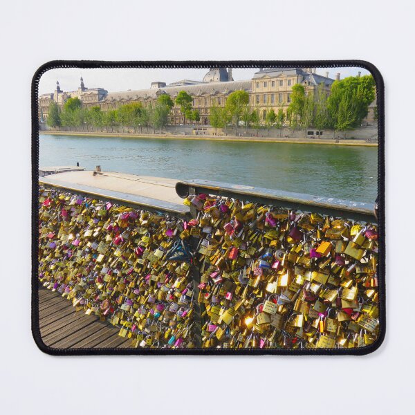 Aperçu de l'œuvre Love padlocks créée et vendue par AHELENE.