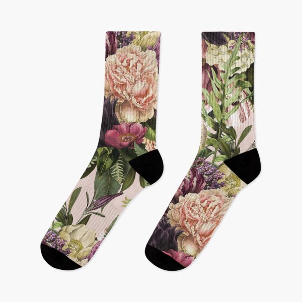 Aperçu de l'œuvre Vintage Garden Flowers créée et vendue par meggydesigns.