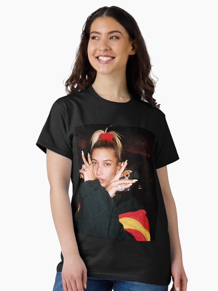 Hailey Baldwin Bieber Classic T-Shirt Classic T-Shirt