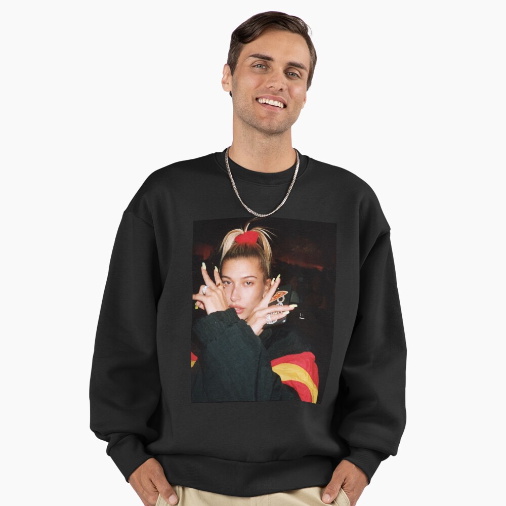 Hailey Baldwin Bieber Classic T-Shirt Classic T-Shirt