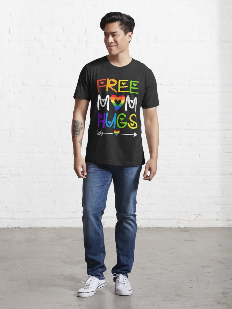 Disover Free Mom Hugs Rainbow Heart LGBT Pride Month Essential T-Shirt