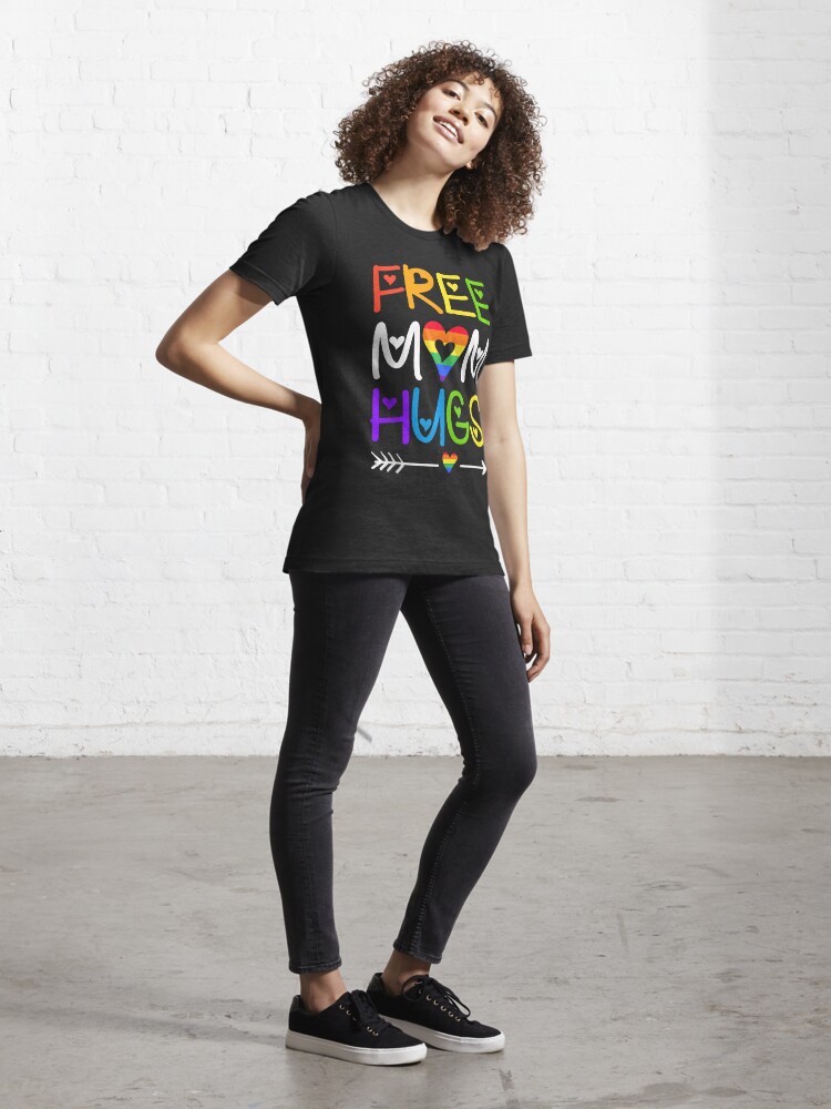 Disover Free Mom Hugs Rainbow Heart LGBT Pride Month Essential T-Shirt