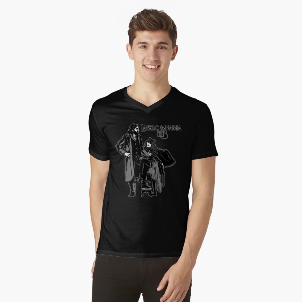 Aperçu de l'œuvre T-shirt col V créée et vendue par maddalena4439.
