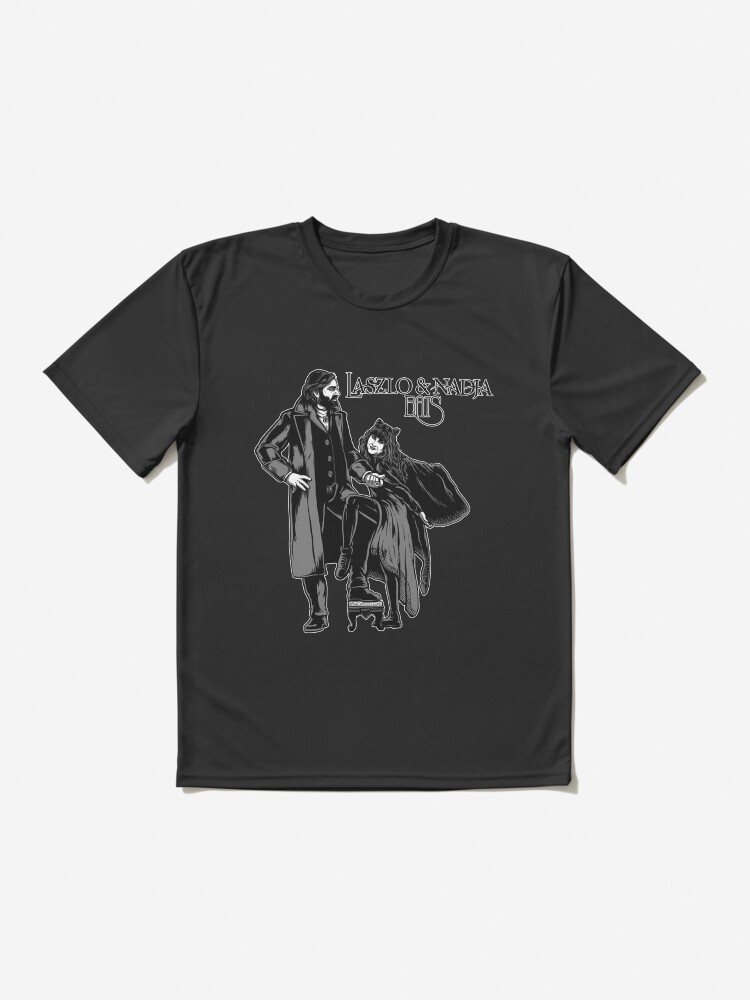 Aperçu 2 sur 7. T-shirt respirant avec l'œuvre couverture de l'album Laszlo & nadja créée et vendue par maddalena4439.
