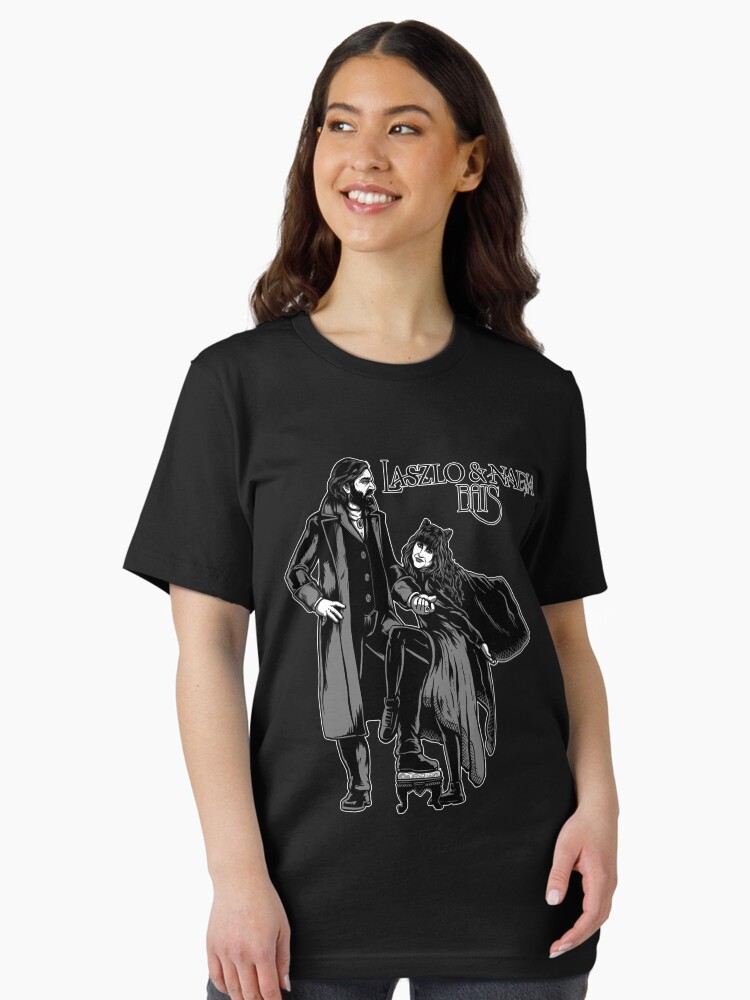 Aperçu 2 sur 7. T-shirt essentiel avec l'œuvre couverture de l'album Laszlo & nadja créée et vendue par maddalena4439.