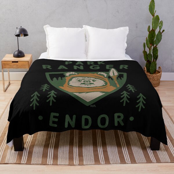 Item preview, Guardabosques Ewok Endor designed and sold by ernesallis.