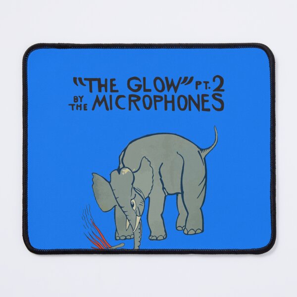 Aperçu de l'œuvre Les microphones - The Glow pt 2 T-shirt essentiel créée et vendue par LeoHoffmann.