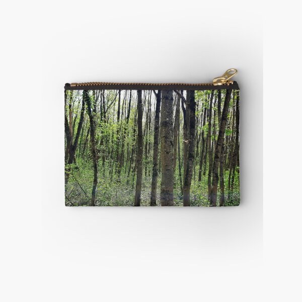 Artikelvorschau, Grüner Wald mit Blumen entworfen und verkauft von Dreammkd.