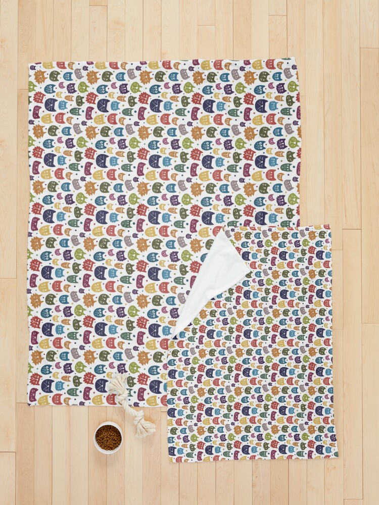 Alternate view of Colorful Cat Heads Pet Blanket