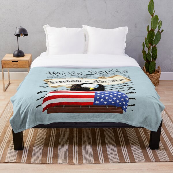 Aperçu de l'œuvre American Eagle Memorial Day Patriotic Veteran Drapeau américain - La liberté n'est pas gratuite créée et vendue par SoberJen.