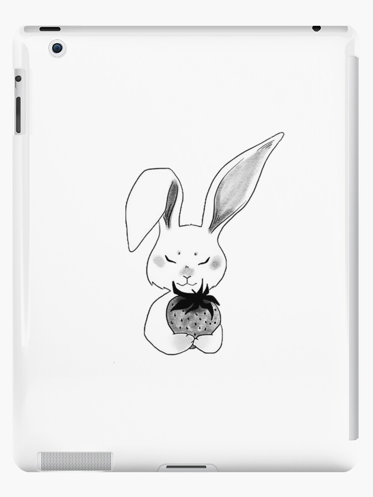 Coque et skin adhésive iPad for Sale avec l'œuvre « Lapin tenant une fraise  » de l'artiste blueberrypoodle
