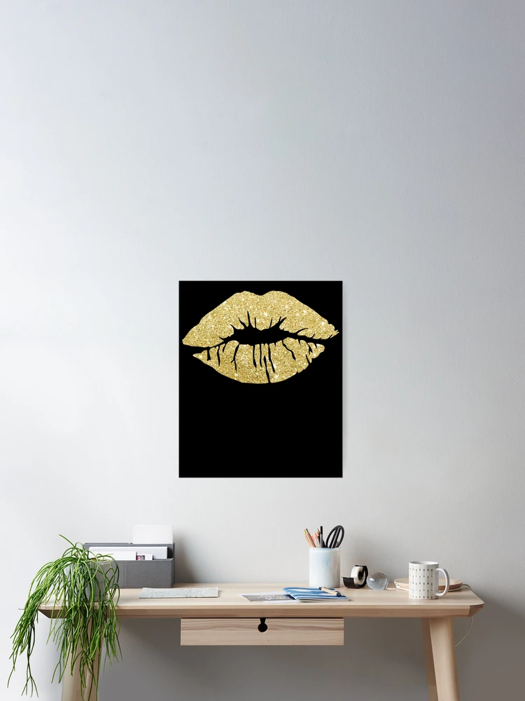Aperçu 2 sur 3. Poster avec l'œuvre Women's Kiss Lips Gold Lips Gold Lipstick Gold Kiss Gear créée et vendue par DynamicDesign.