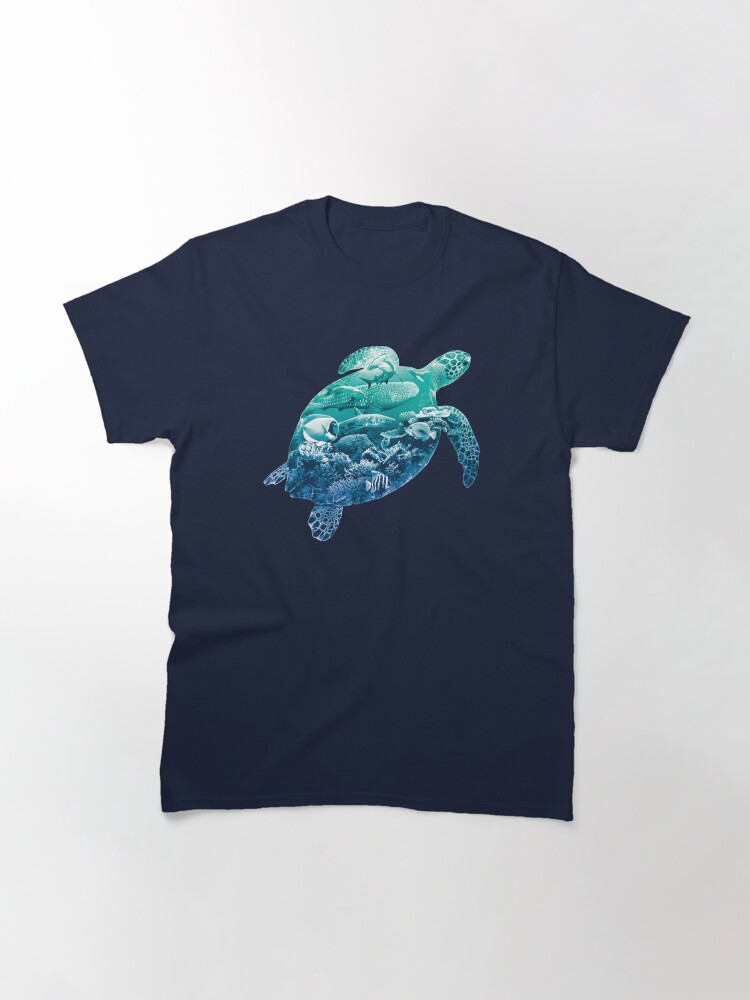 Thumbnail 3 von 7, Classic T-Shirt, Ocean Life Meeresschildkröte designt und verkauft von designbydinny.