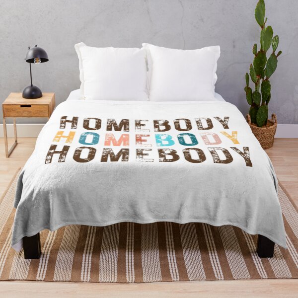 Artikelvorschau, Homebody - Vintage-Schriftart Homebody Introvertiertes Design entworfen und verkauft von Pawfect-Purr.
