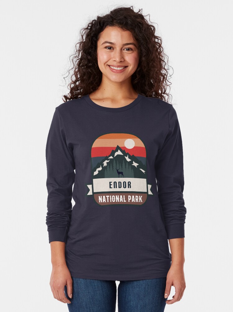 Imagen 2 de 5, Camiseta de manga larga con la obra Parque Nacional Endor, diseñada y vendida por Road-tees.