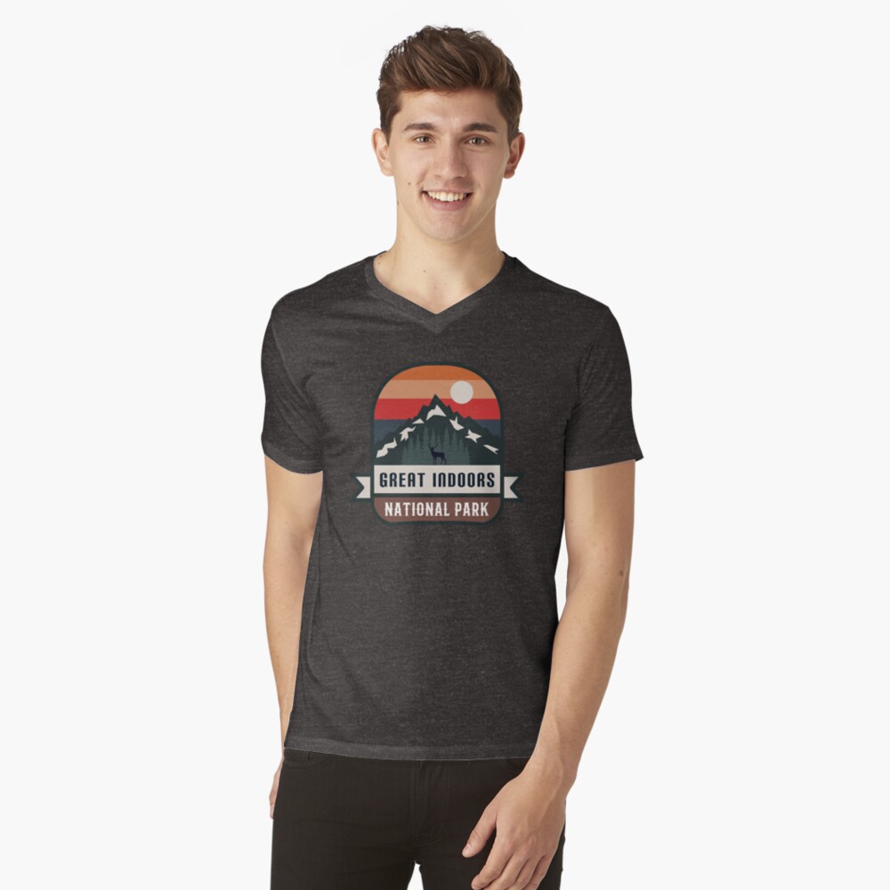Vista previa del artículo con la obra «Camiseta de cuello en V», diseñado y vendido por Road-tees.