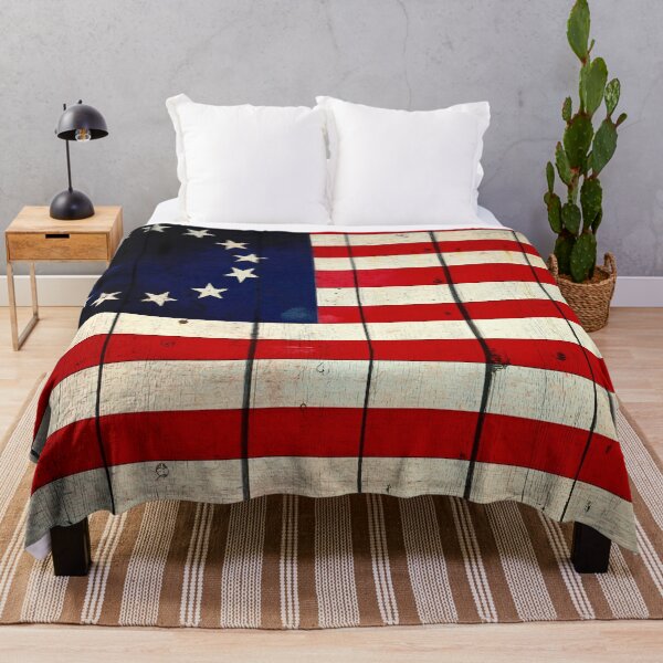 Artikelvorschau, Beunruhigte Betsy Ross-Flagge auf altem Scheunen-Holzdruck entworfen und verkauft von MolonLabeArt.